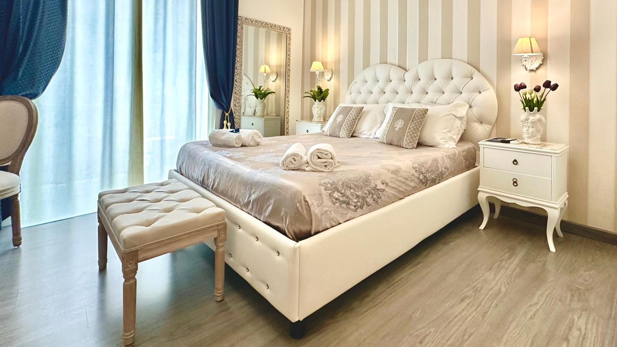 Palazzo Chiatamone Hotel Naples Luaran gambar