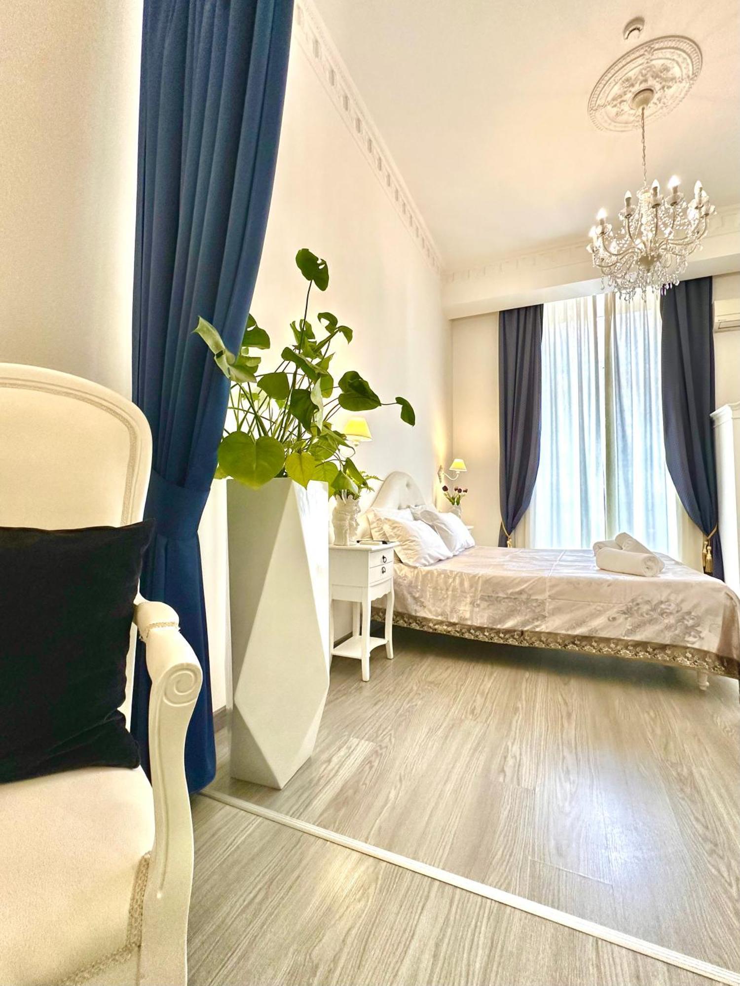 Palazzo Chiatamone Hotel Naples Luaran gambar