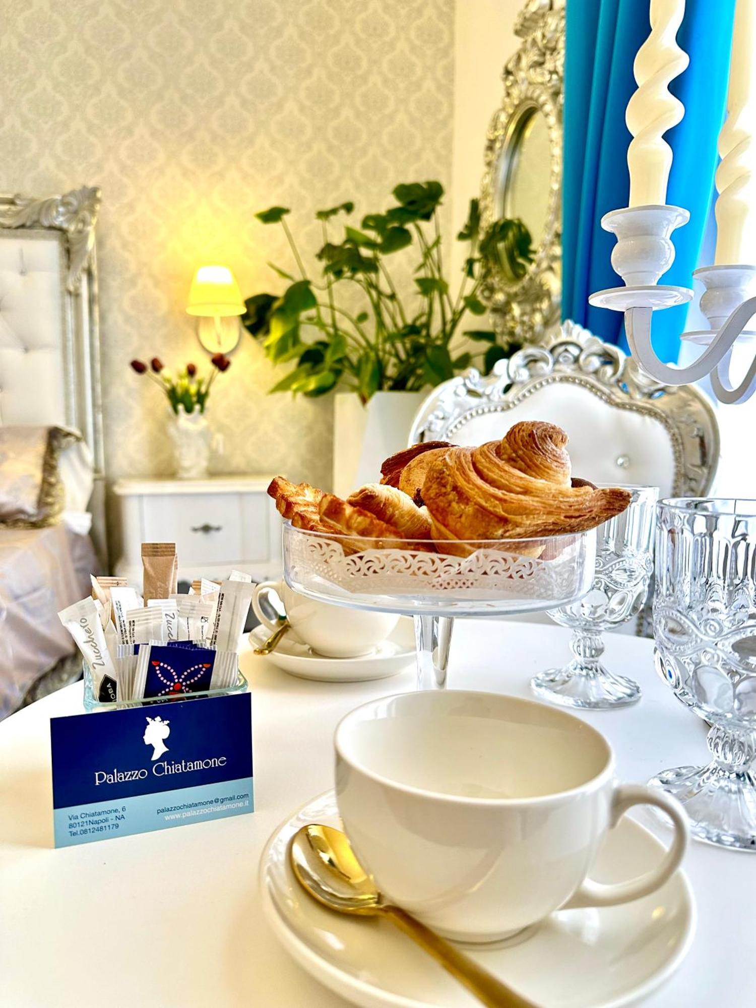 Palazzo Chiatamone Hotel Naples Luaran gambar
