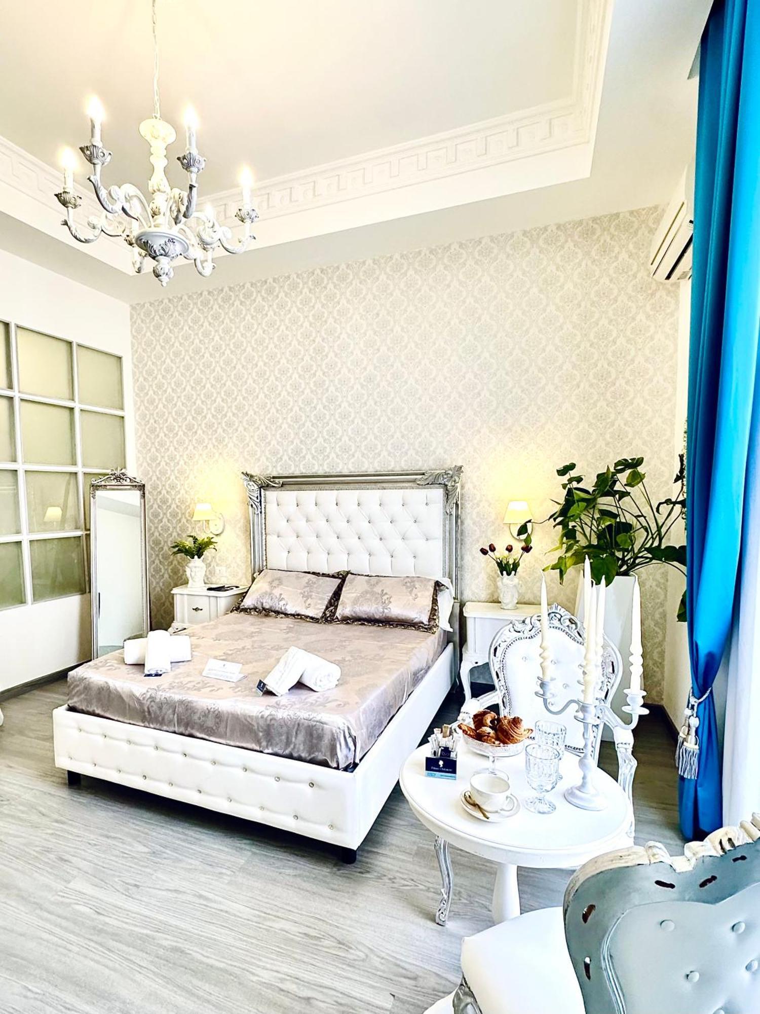 Palazzo Chiatamone Hotel Naples Luaran gambar