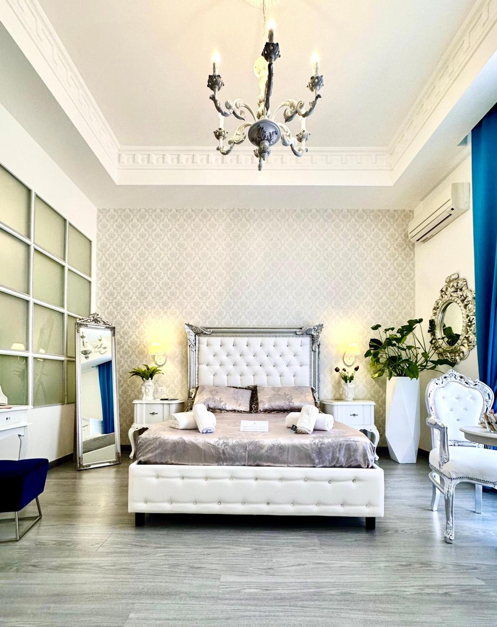 Palazzo Chiatamone Hotel Naples Luaran gambar