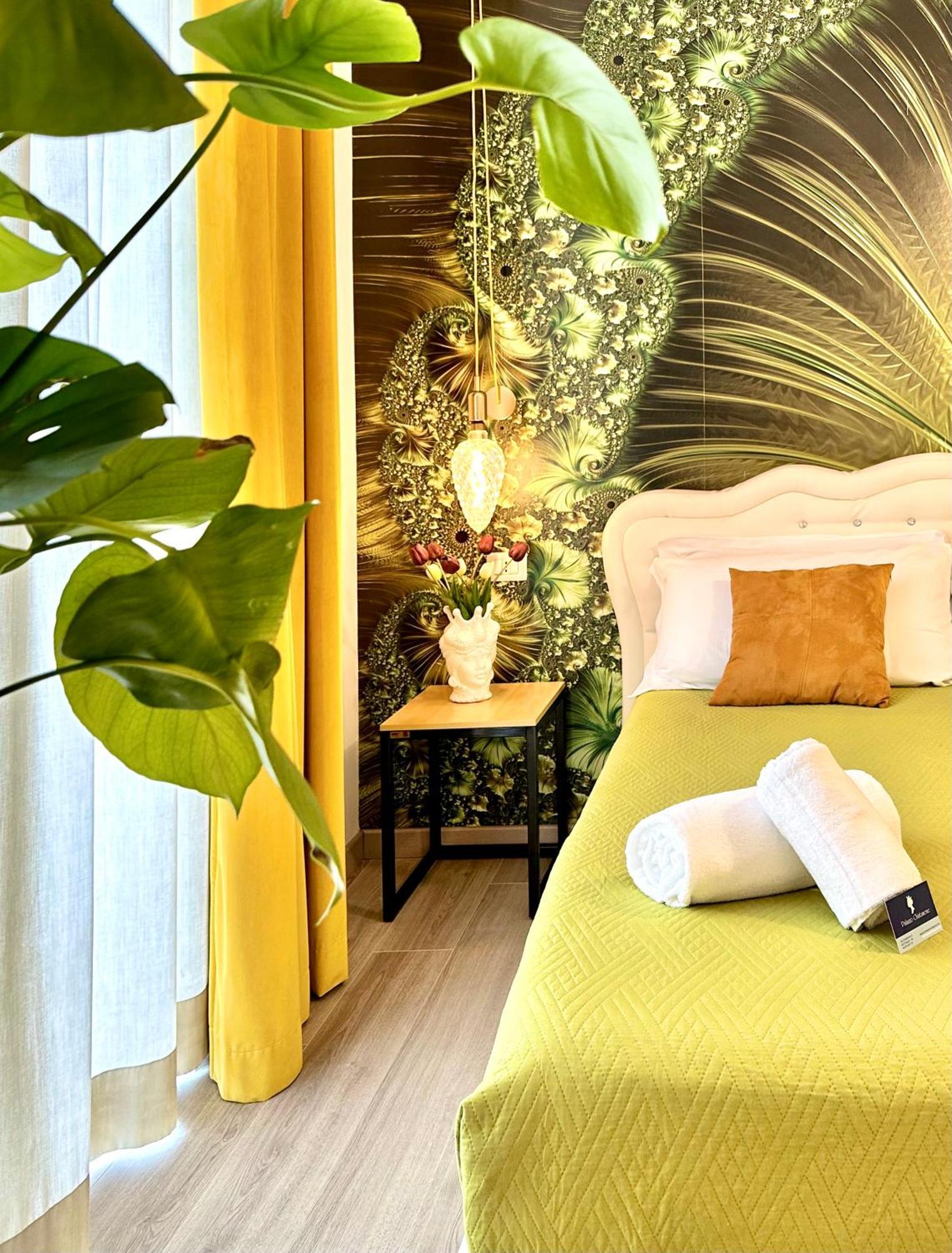 Palazzo Chiatamone Hotel Naples Luaran gambar